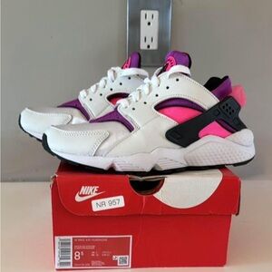 Womens Nike Air Huarache 8.5 - pink fuscia white black